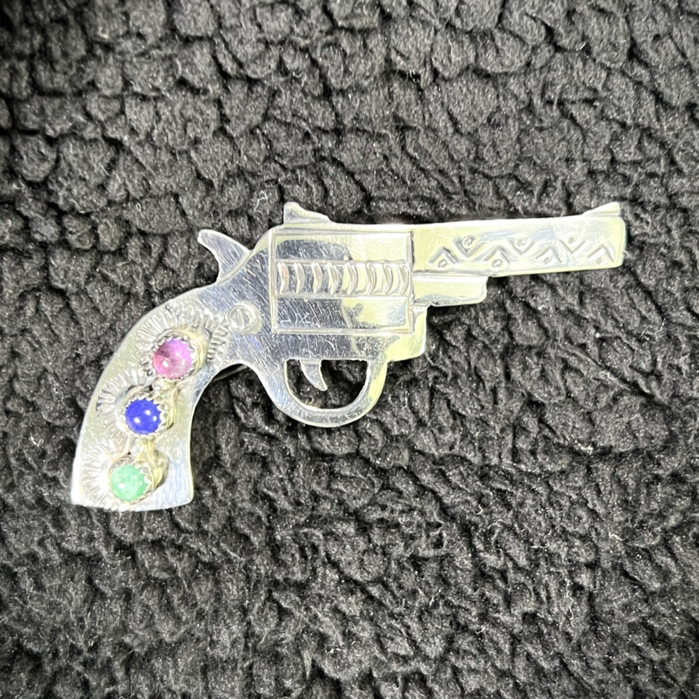Shiny Sterling Silver Six-Shooter Revolver Brooch